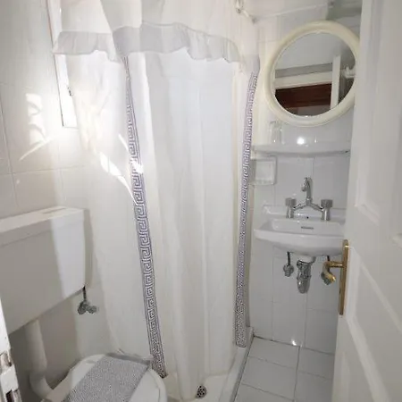 Domna Hotel 2*